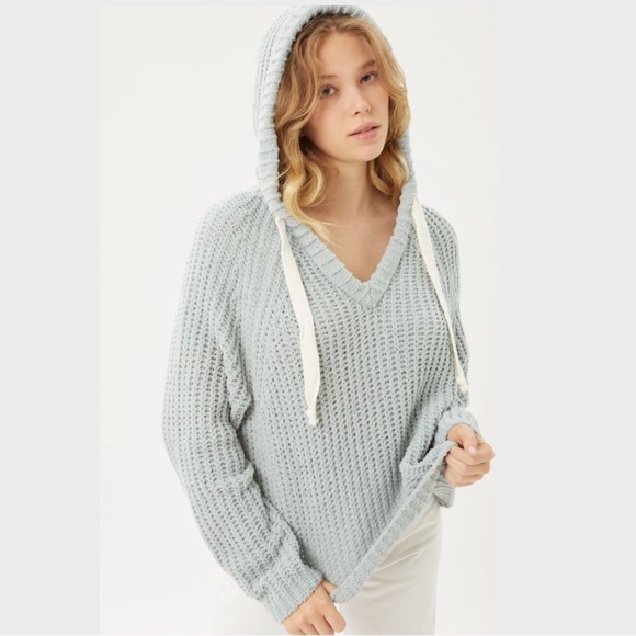 NWT Love Tree Soft Knit Cropped Hooded Sweater Size Medium - Picture 2 of 8